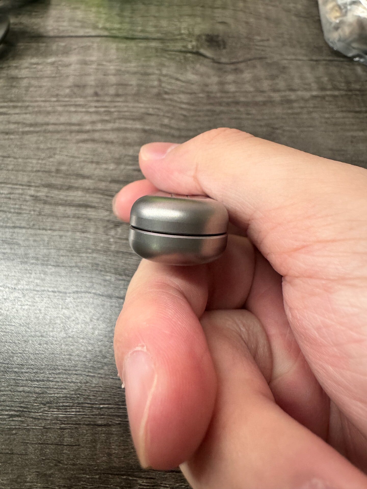 Floating Cloud Slider Titanium