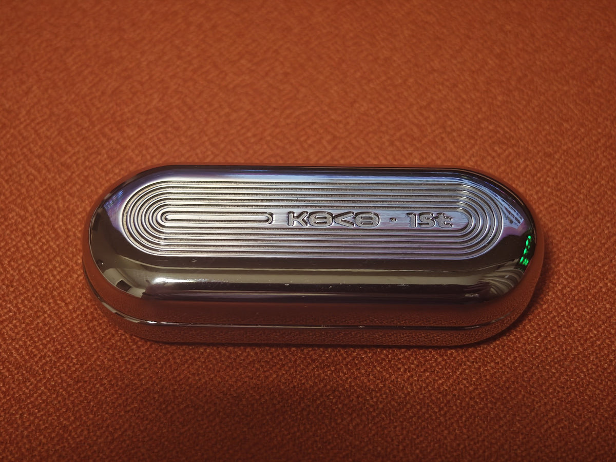 Floating Cloud Titanium