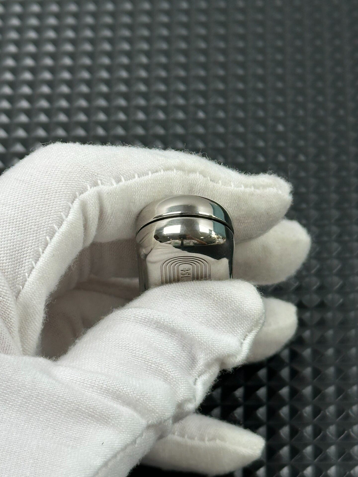 Floating Cloud Titanium