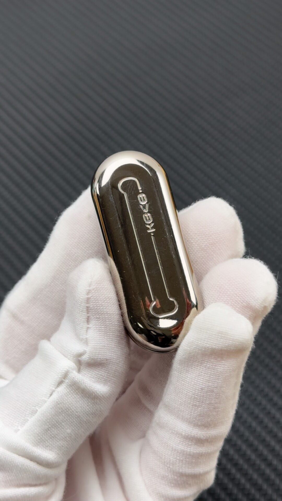 Floating Cloud Titanium