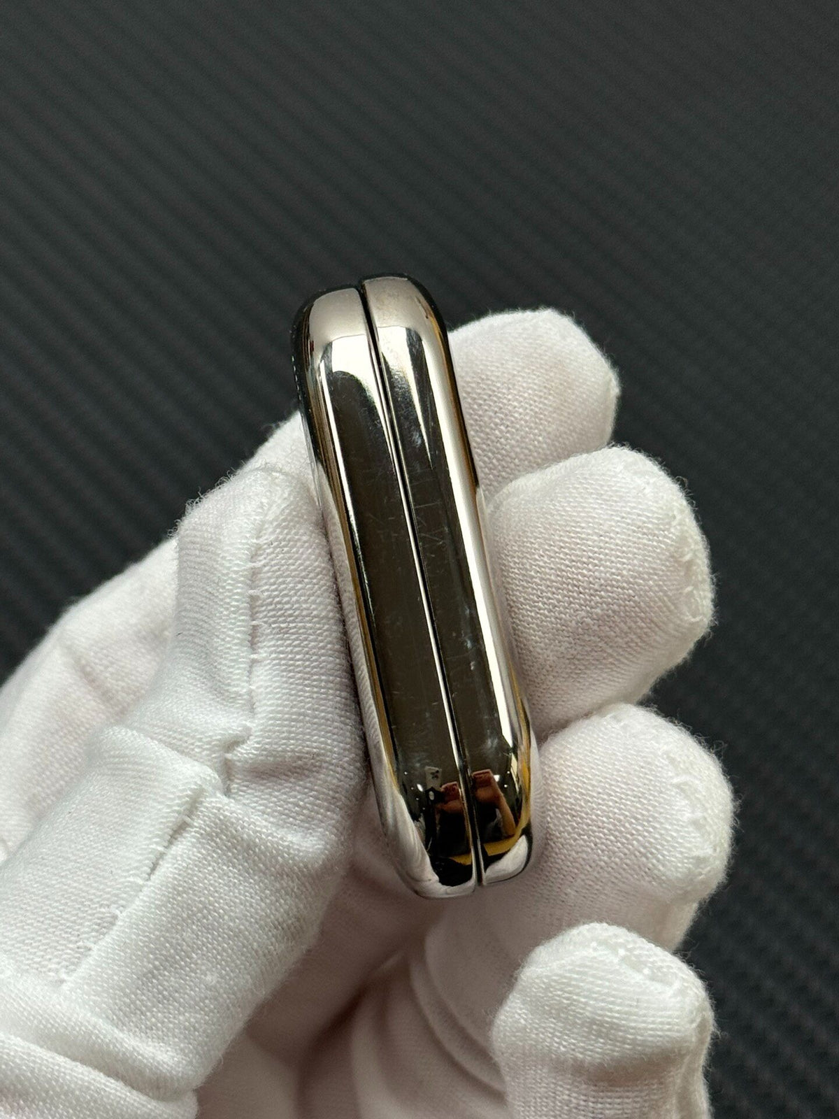 Floating Cloud Titanium