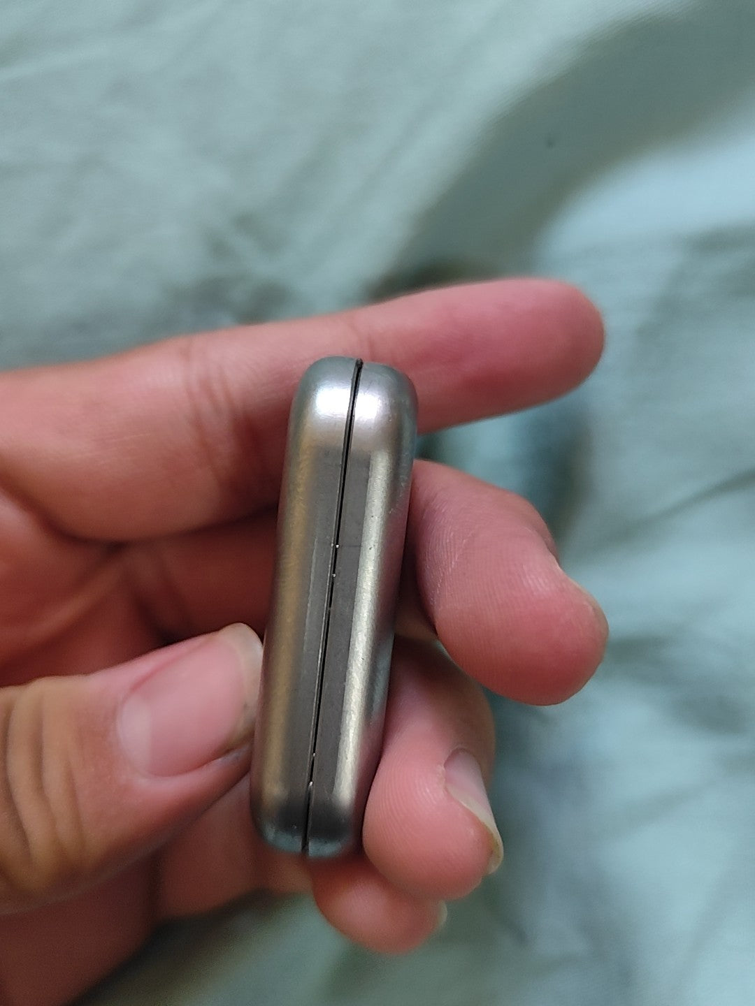 Floating Cloud Titanium