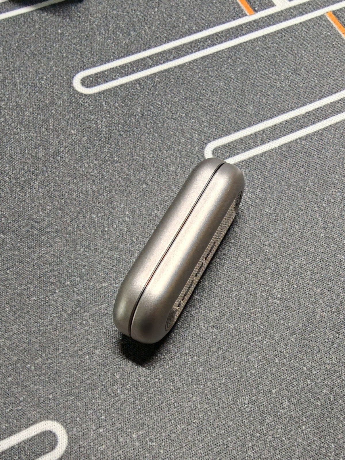 Floating Cloud Titanium