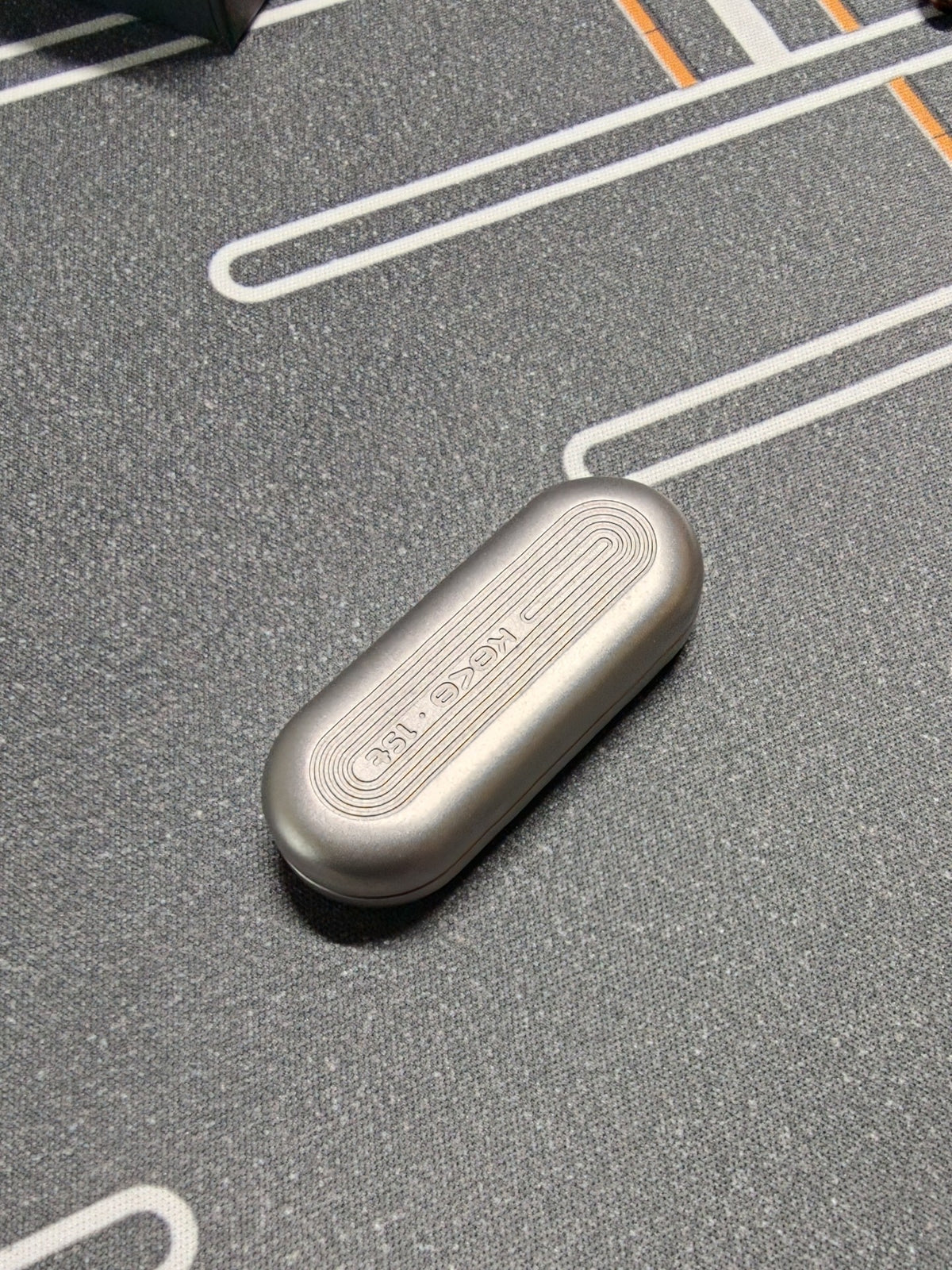 Floating Cloud Titanium