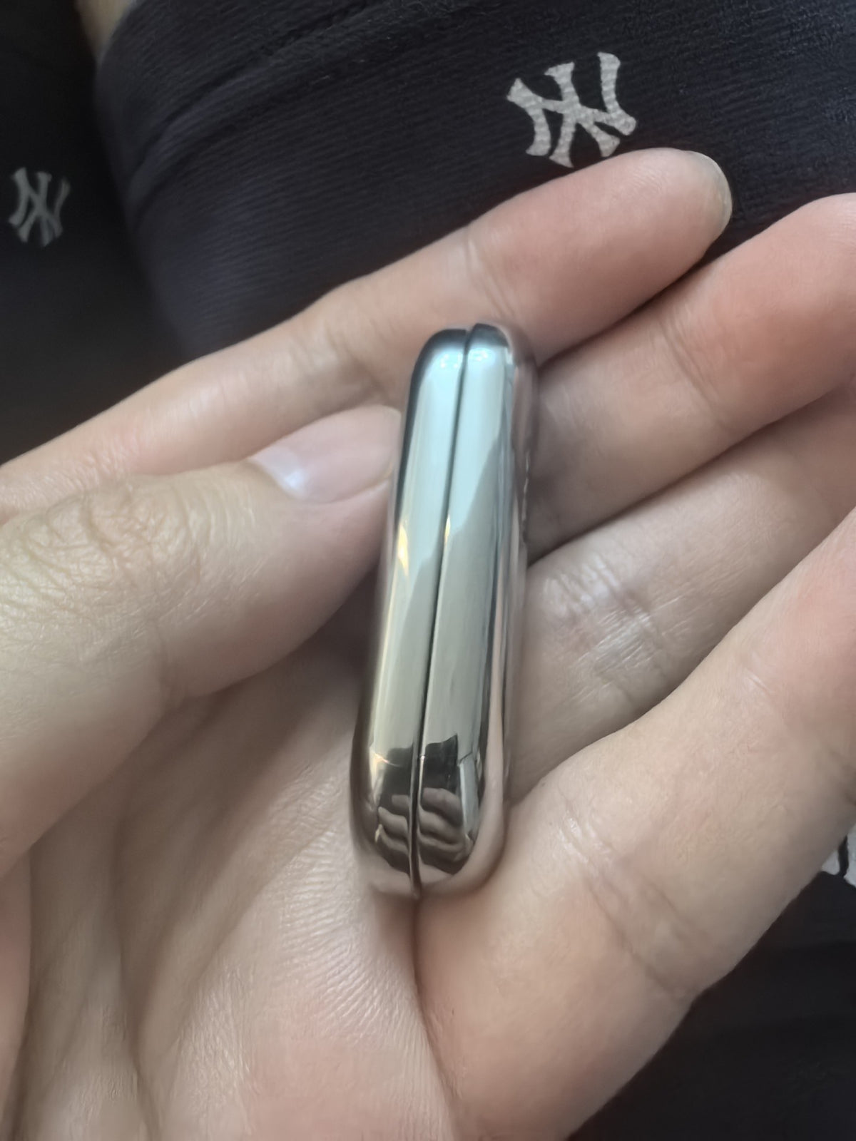 Floating Cloud Titanium