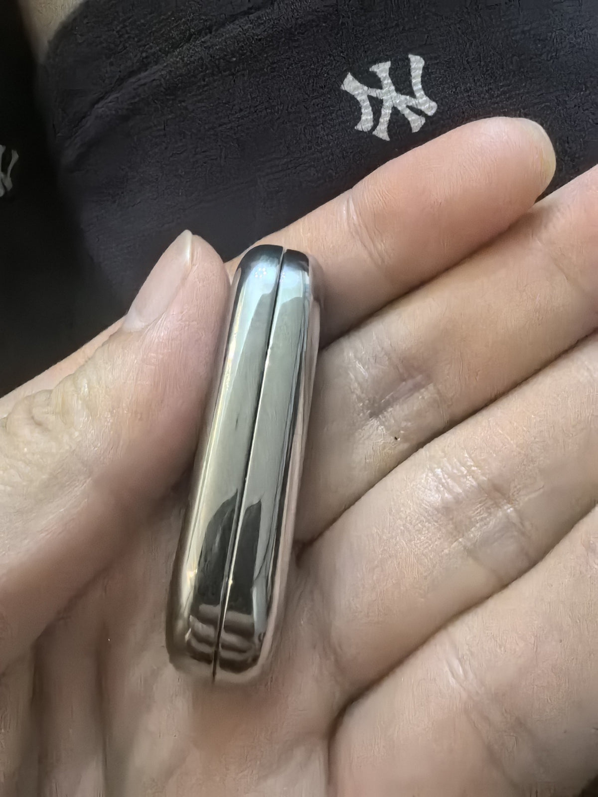 Floating Cloud Titanium