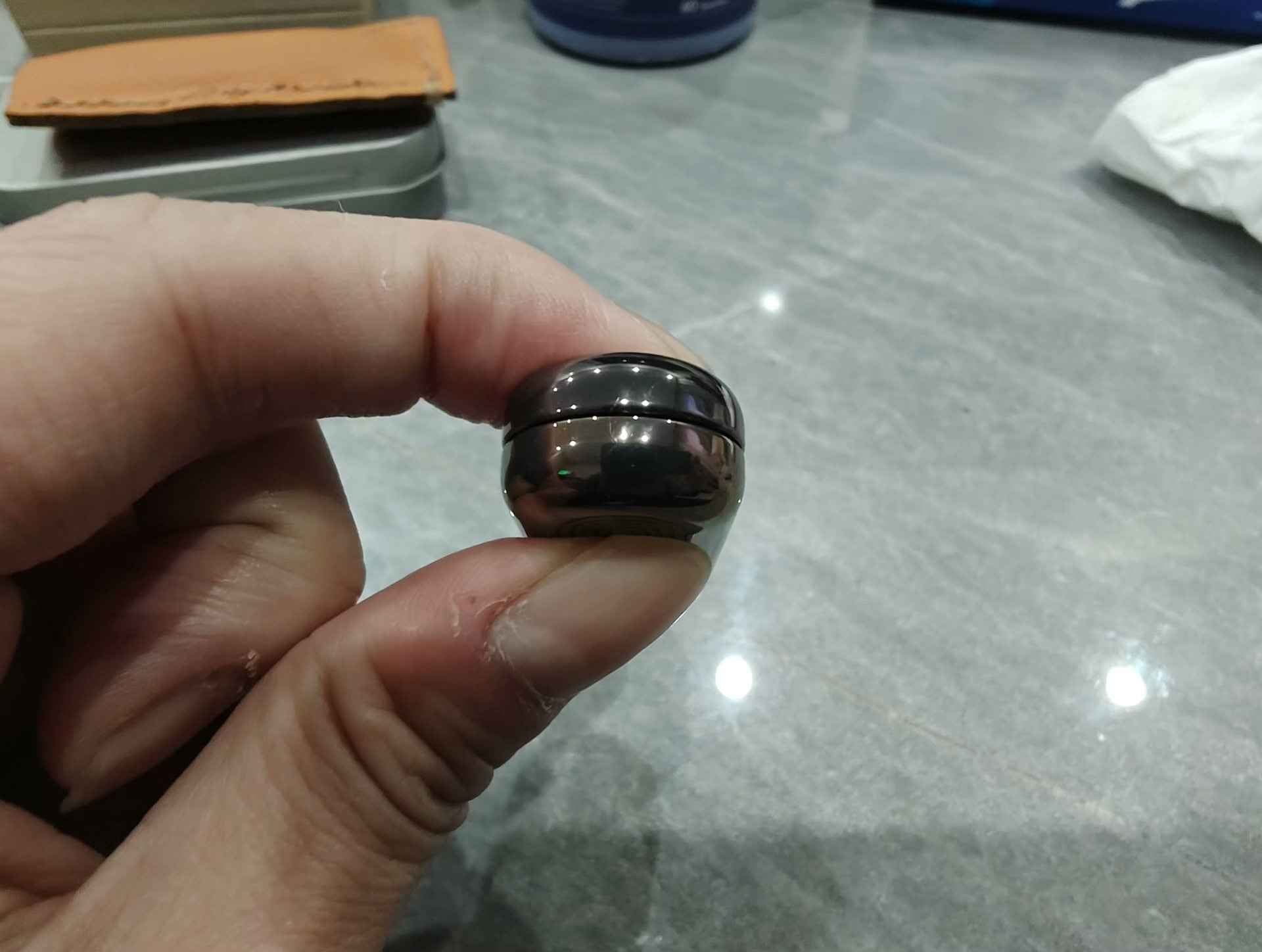Floating Cloud Slider Zirconium