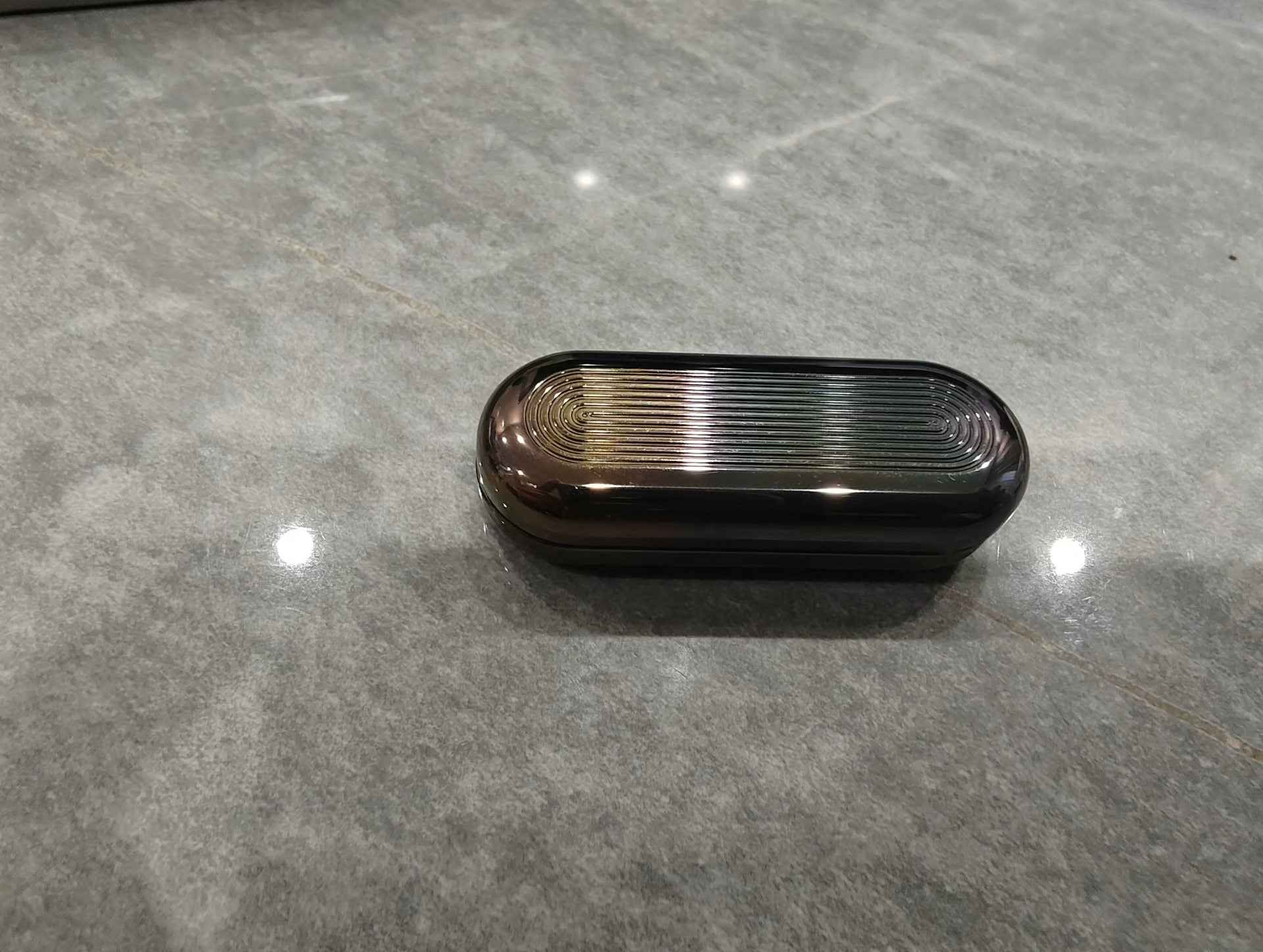 Floating Cloud Slider Zirconium