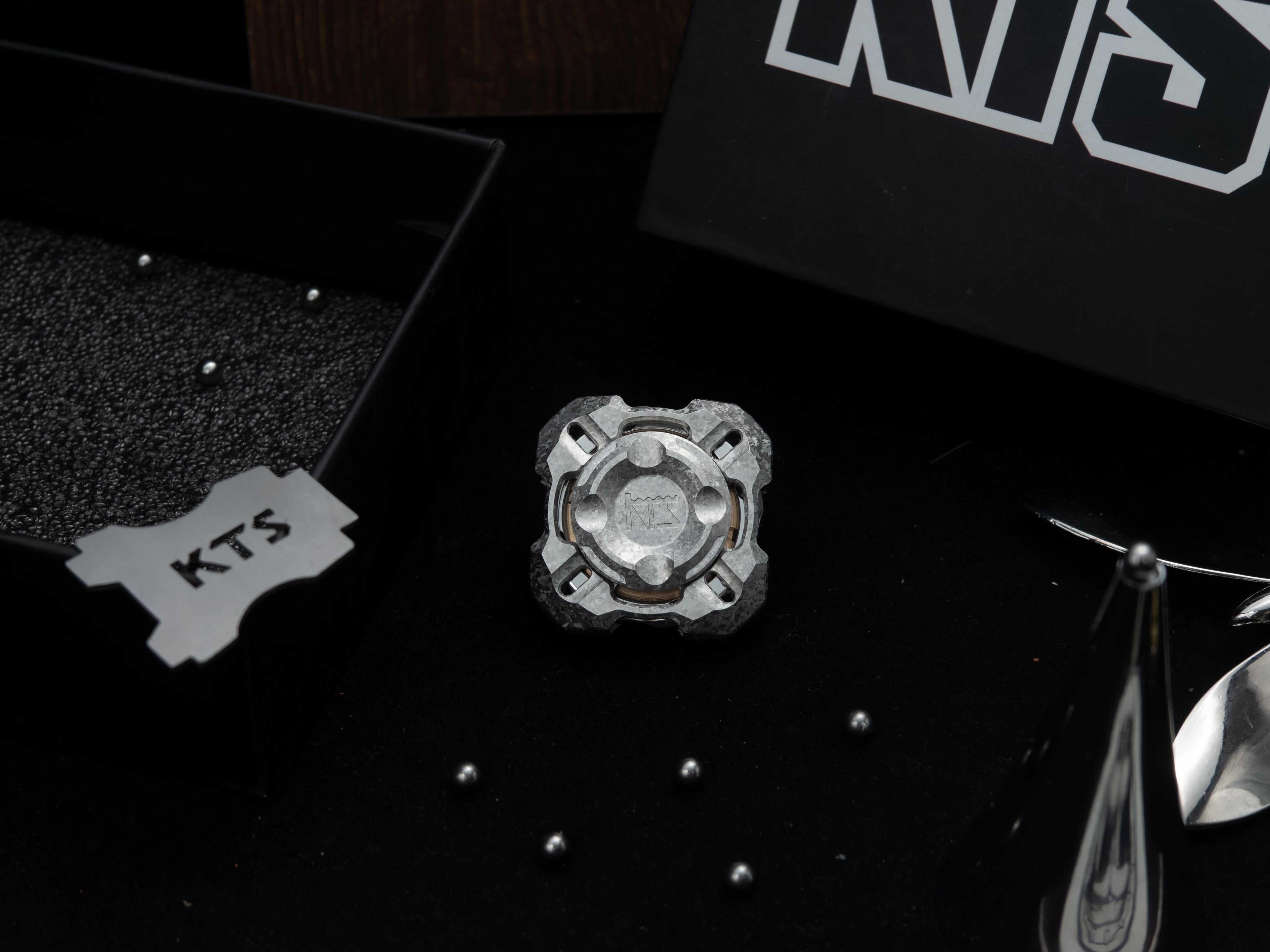 M4 Tenon Spinner Crystal Titanium-primary