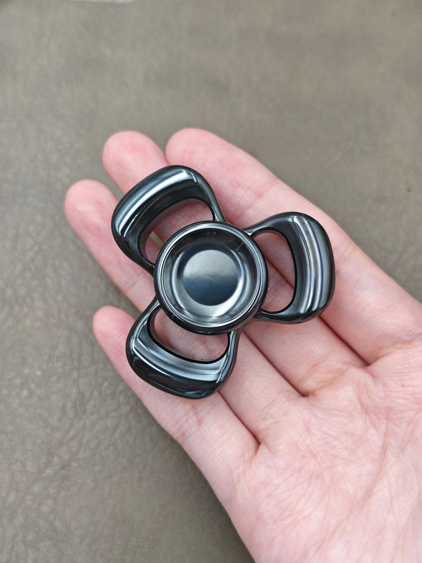 Three-Leaf Horizon Zirconium Polished