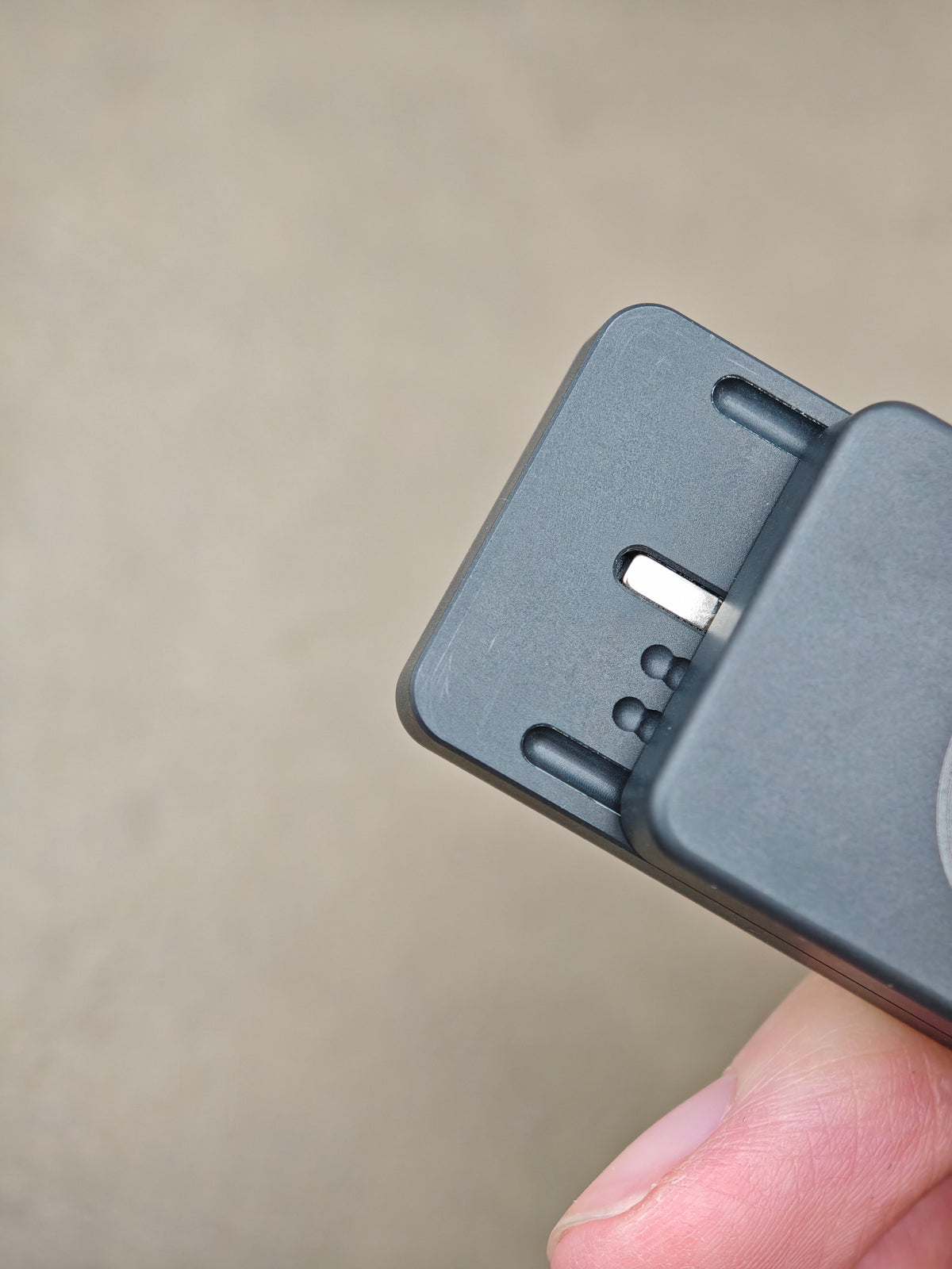 Mute Zirconium