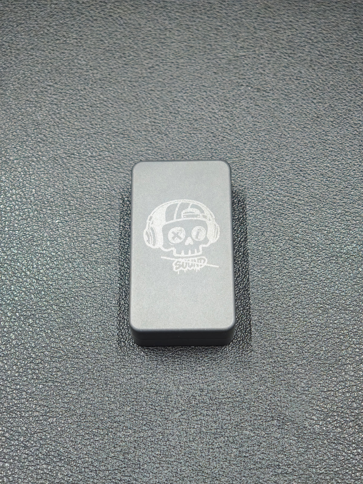 Mute Zirconium