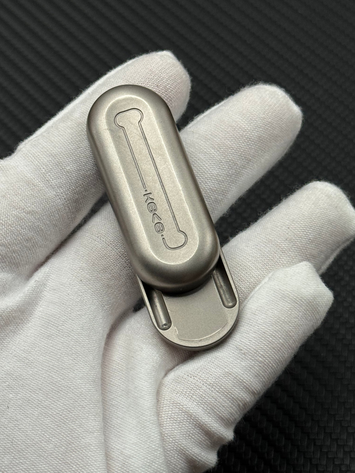 Floating Cloud Titanium Blasted