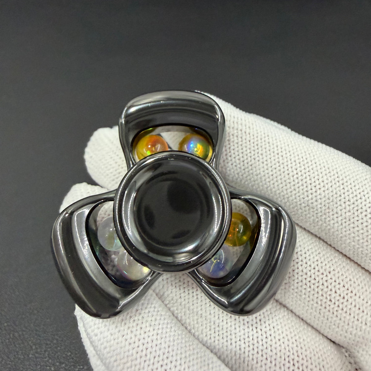Three-Leaf Horizon Zirconium
