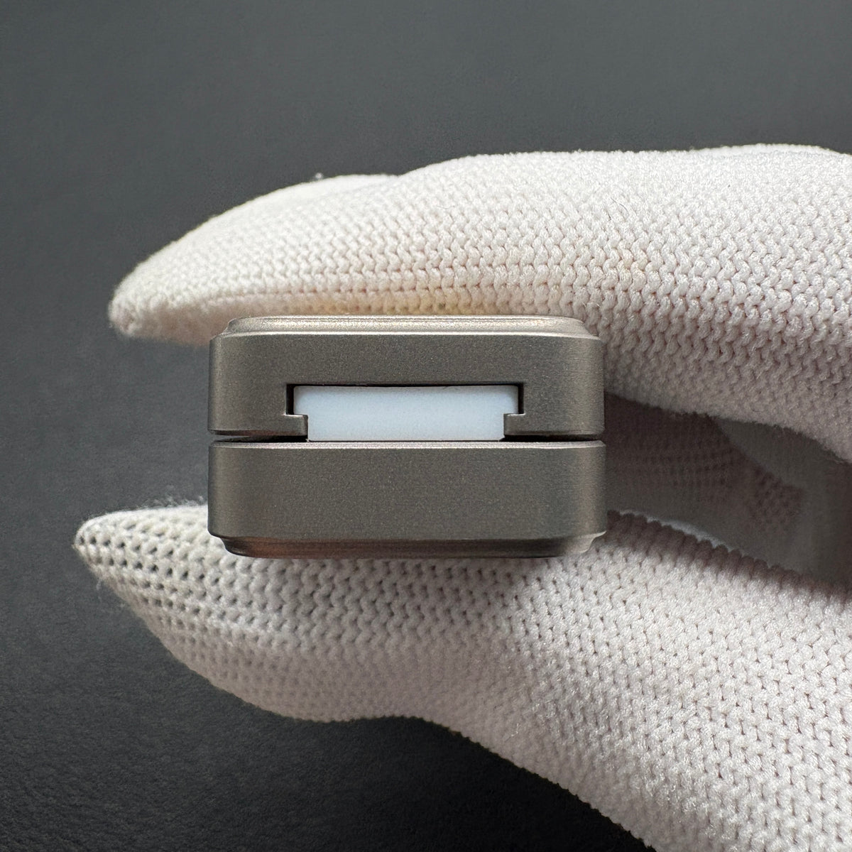 Sugar Cube Titanium