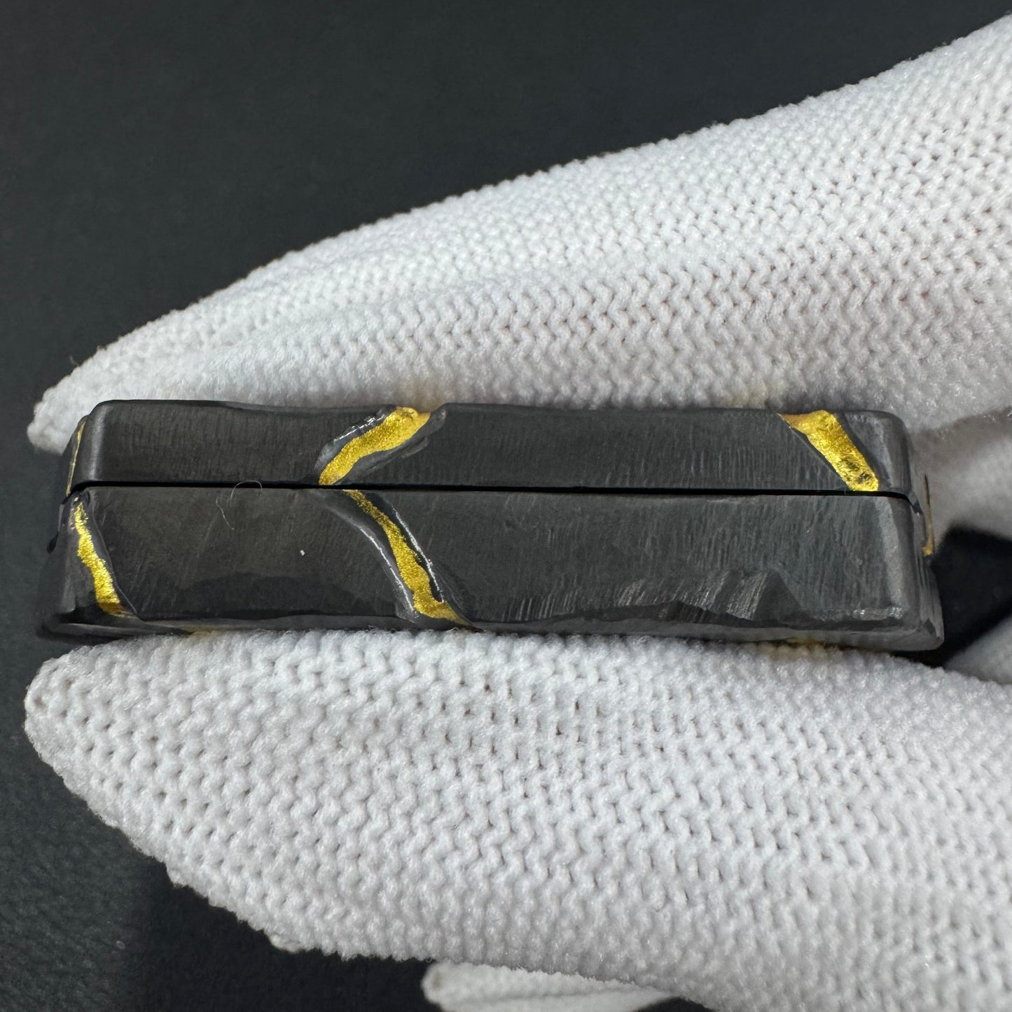 Plane Zirconium