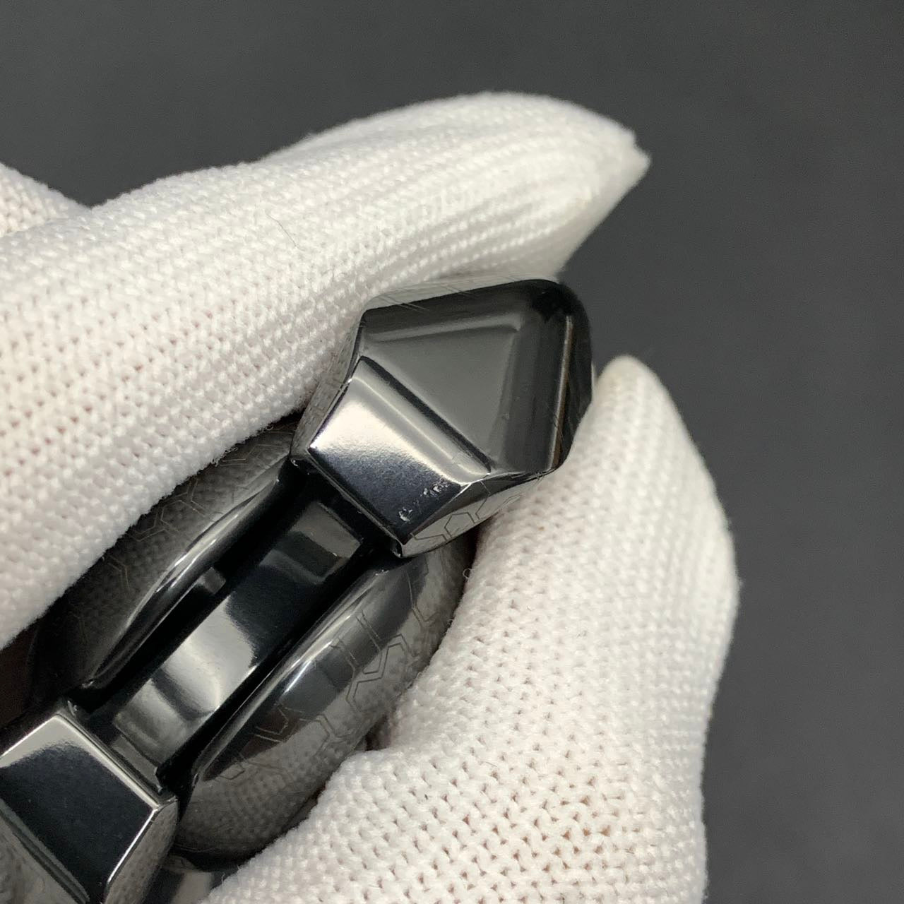 Feather Zirconium Engraved