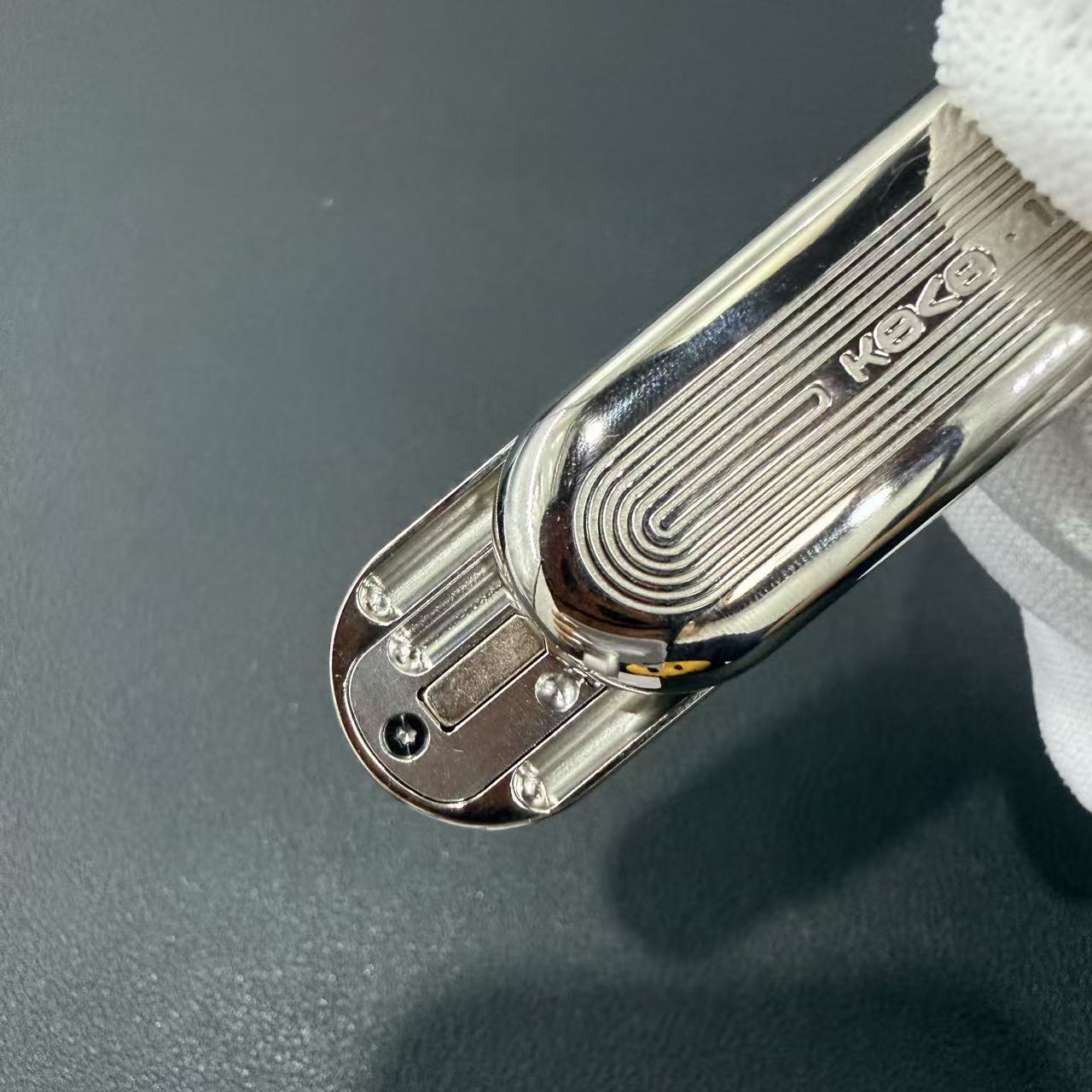 Floating Cloud Titanium