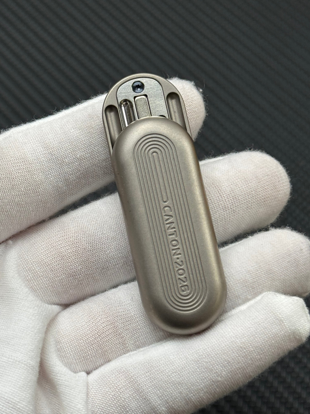Floating Cloud Titanium