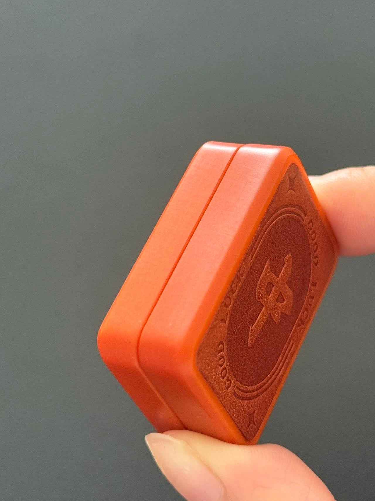 Mahjon Resin