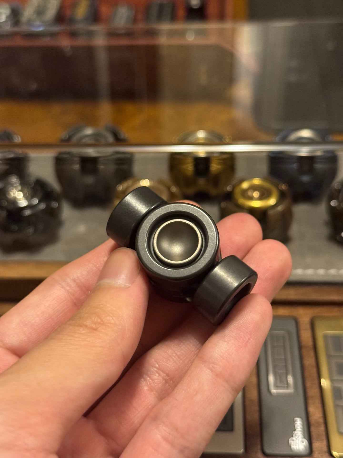 BIT00 Zirconium