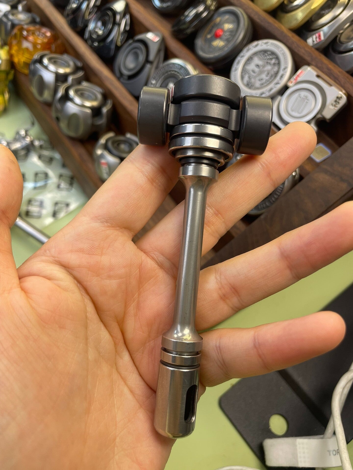 BIT00 + Scepter