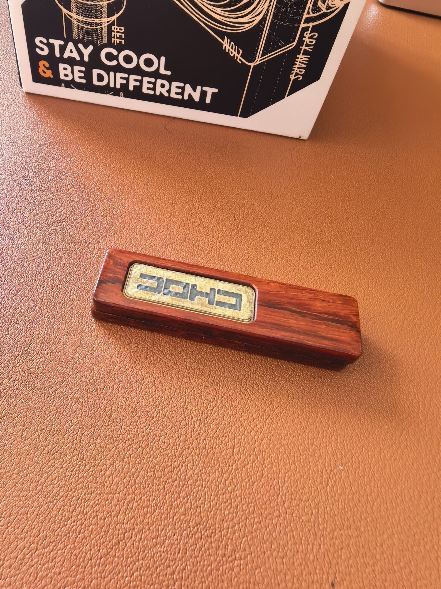 Choc Sandalwood Brass
