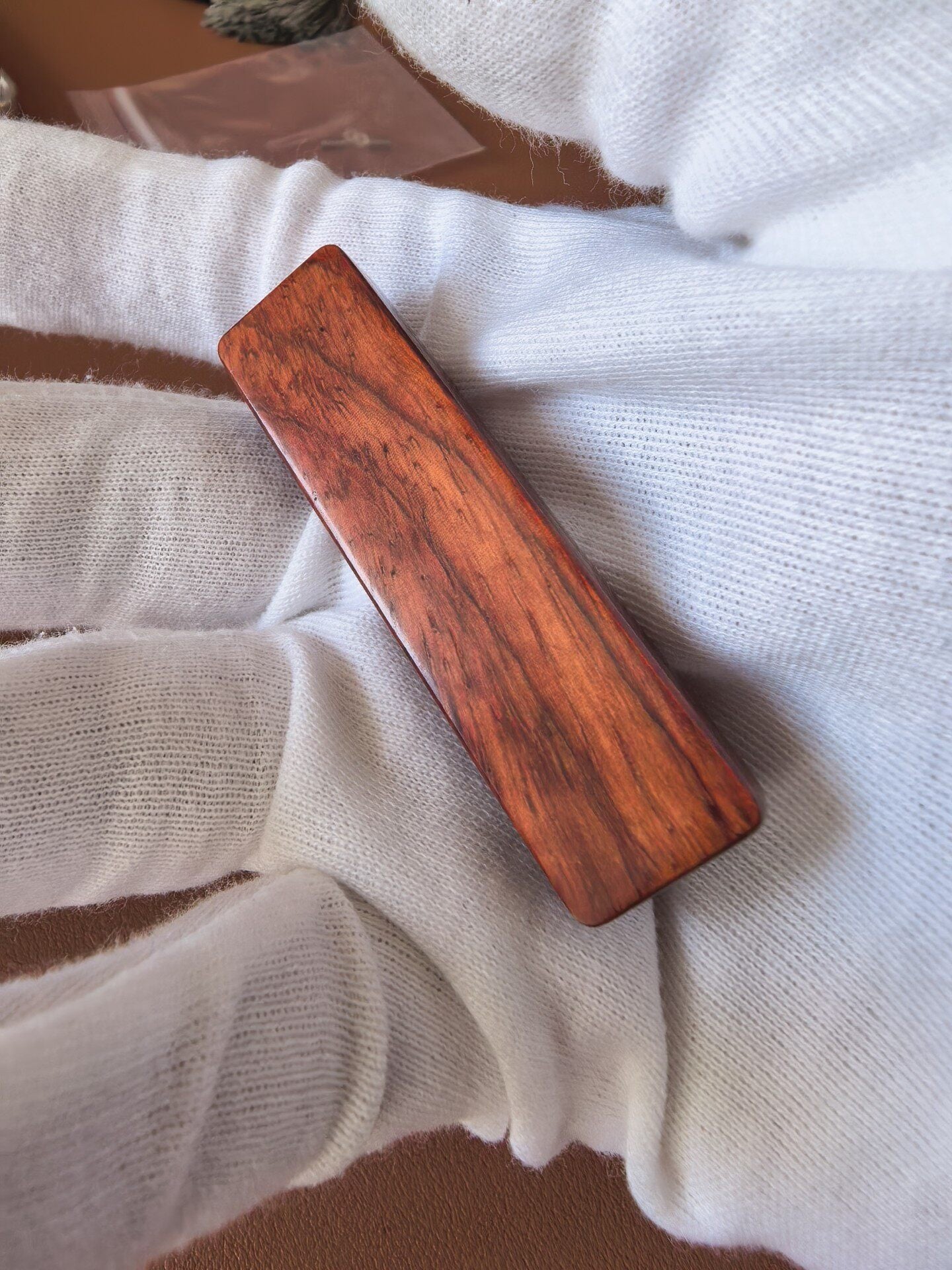 Choc Sandalwood Brass