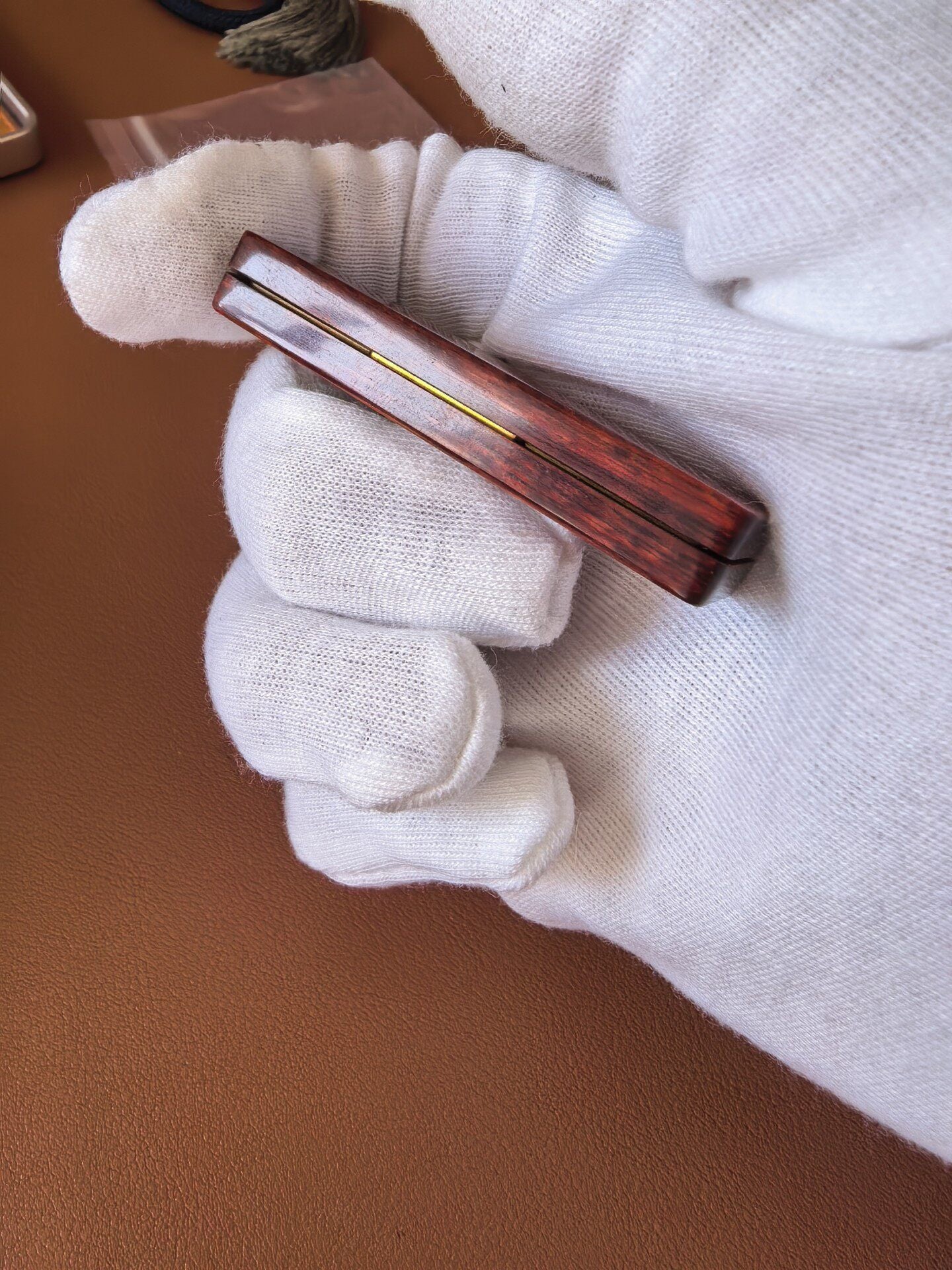 Choc Sandalwood Brass
