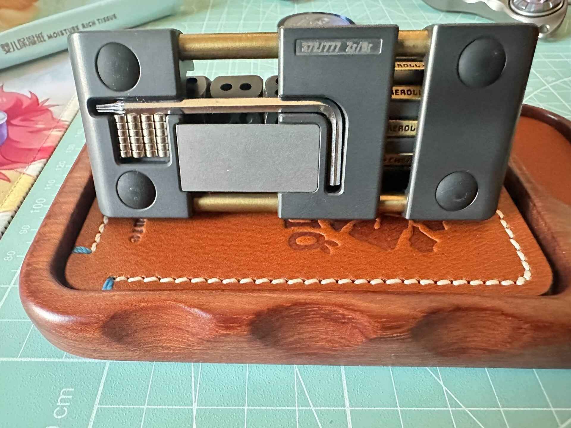 Jackpot 2.0 Deskset Zirconium Brass