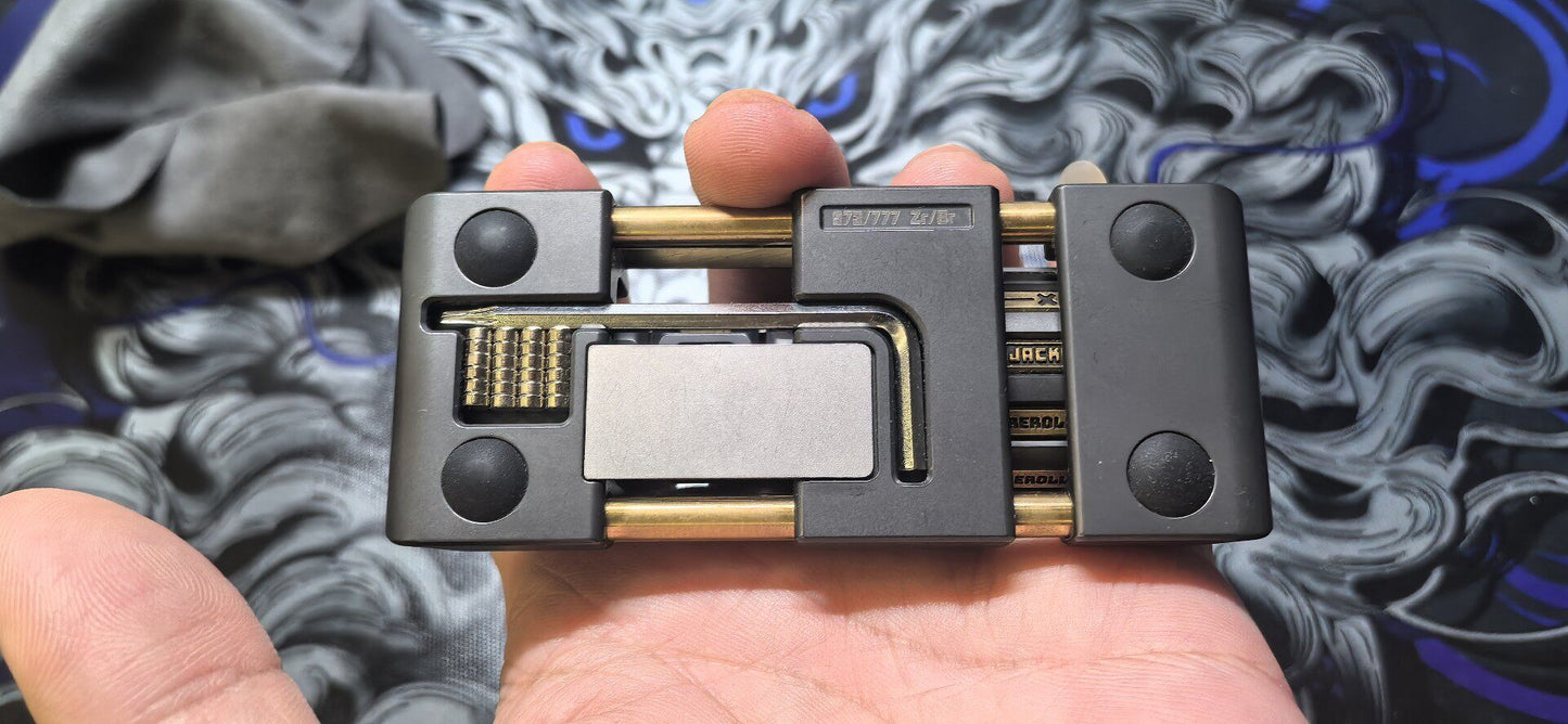 Jackpot 2.0 Deskset Zirconium Brass