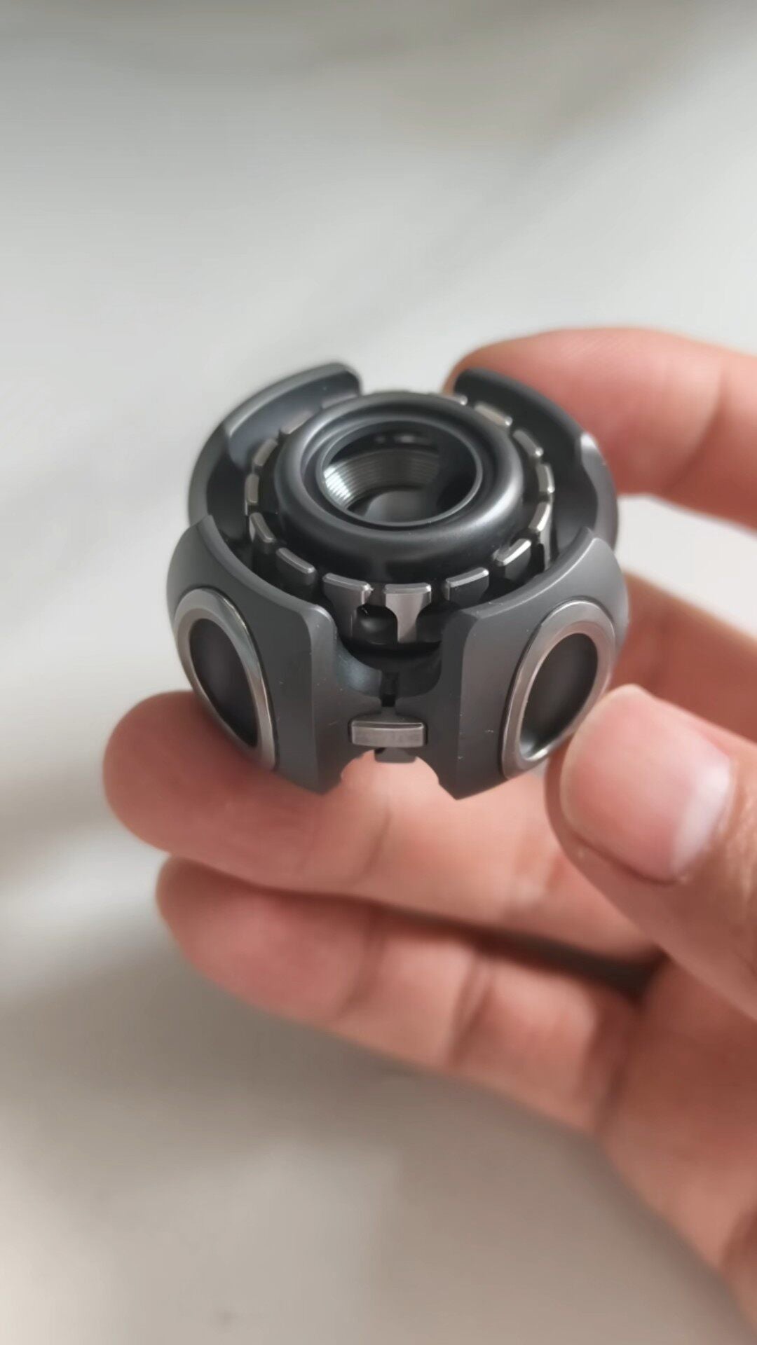 Noiz-O Fidget Spinner Zirconium Stainless Steel