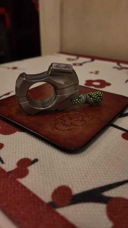 LAUTIE & MTAK KNUCKLE