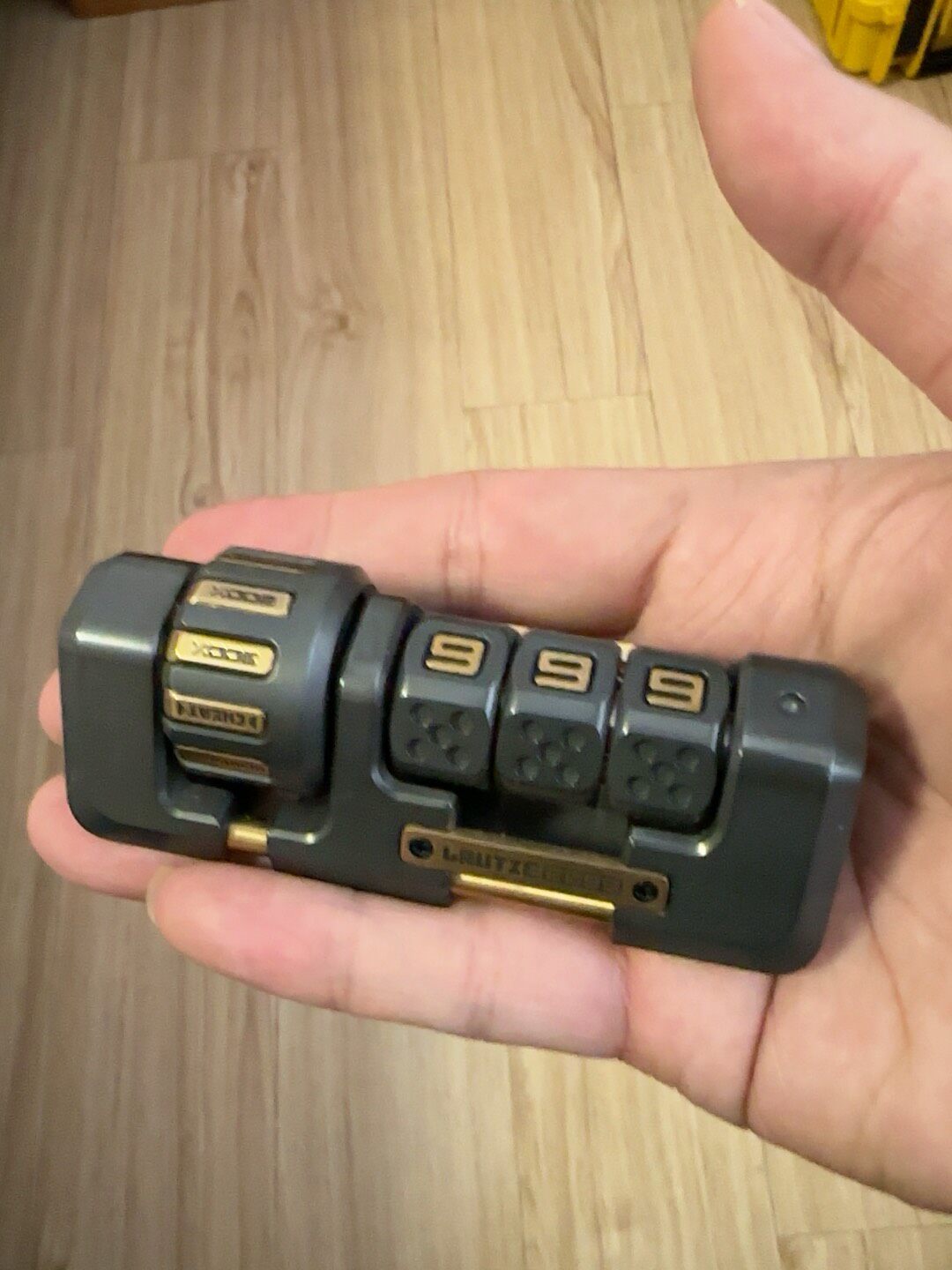Jackpot 2.0 Deskset Zirconium Brass