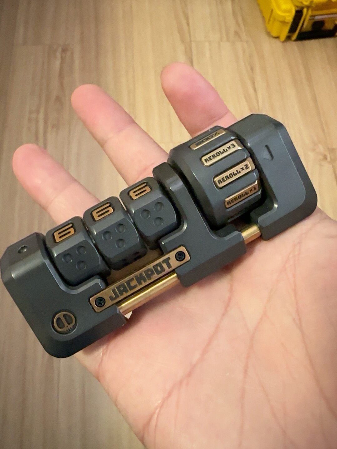 Jackpot 2.0 Deskset Zirconium Brass