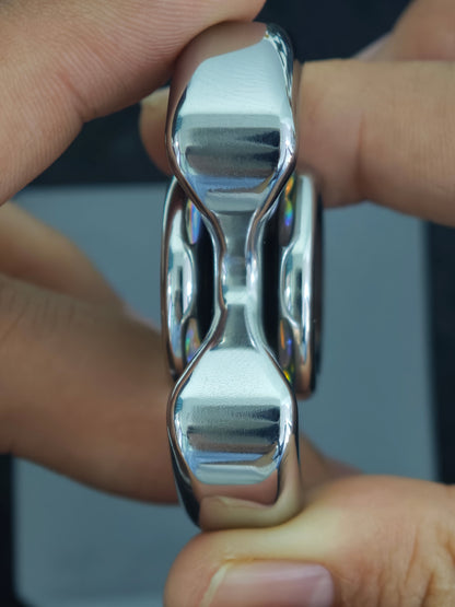 Three-Leaf Horizon Stainless Steel