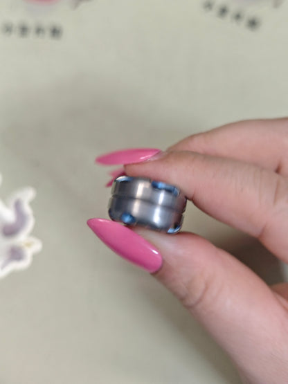 Top B Fingerprint Titanium