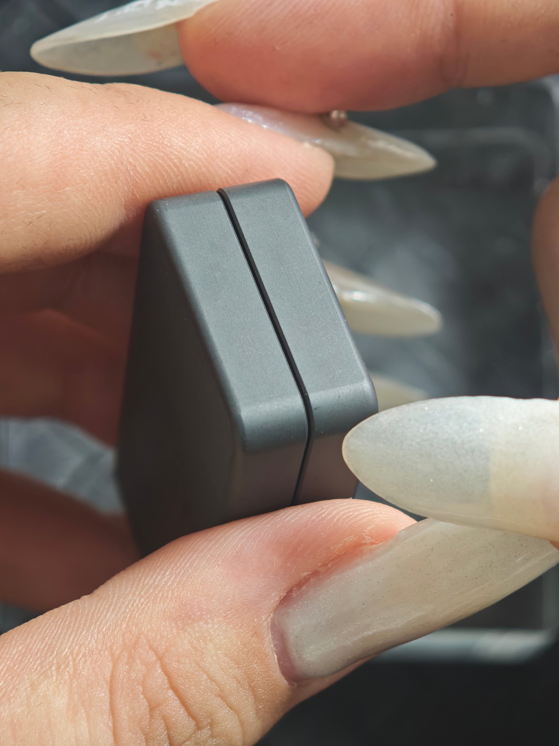 Mute Zirconium