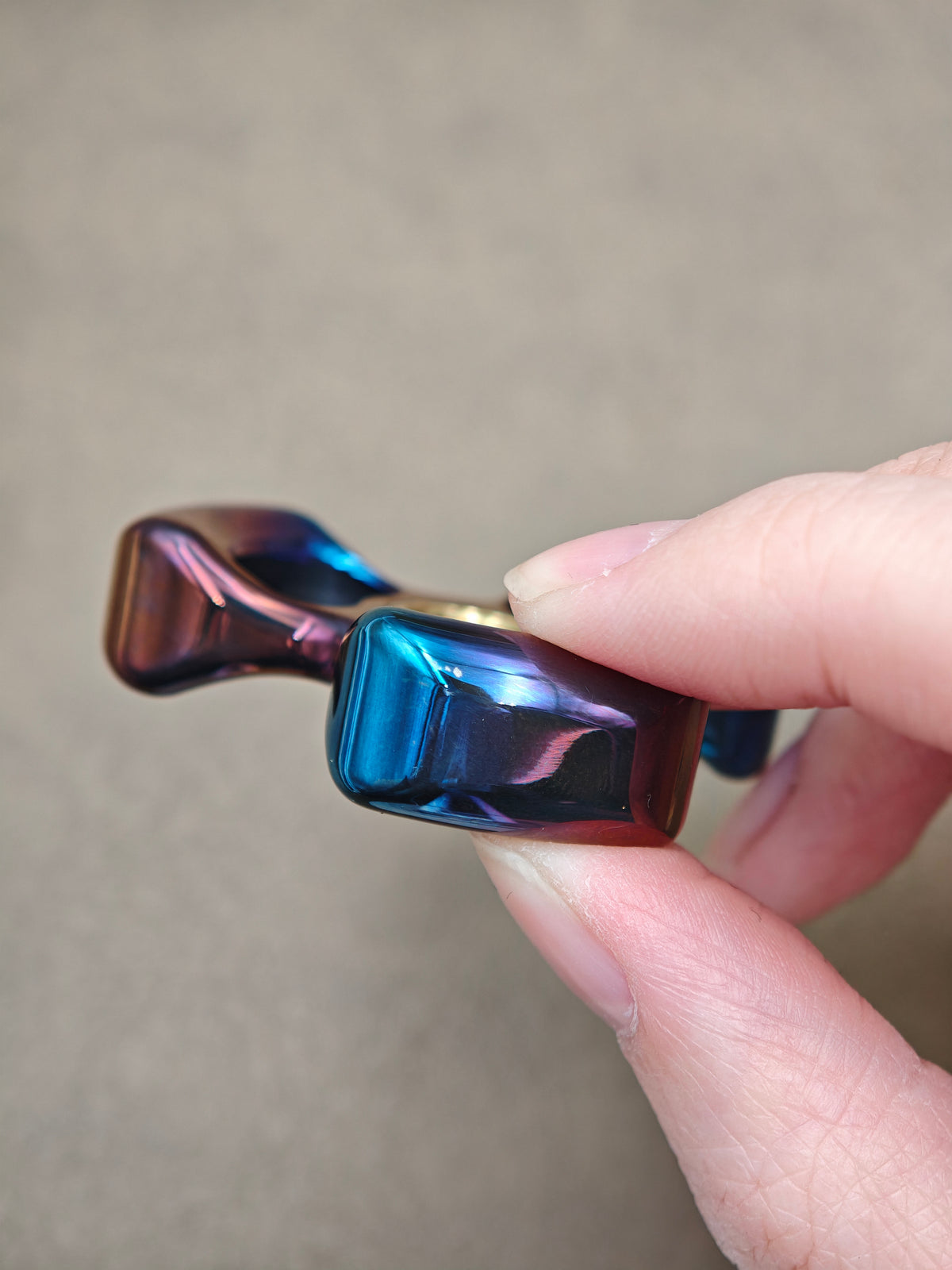 Three-Leaf Horizon Zirconium Oil Slick