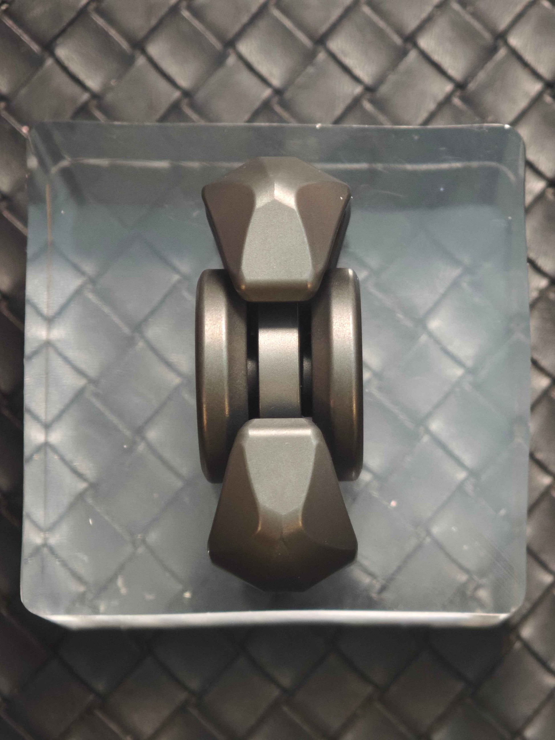 Libra Zirconium