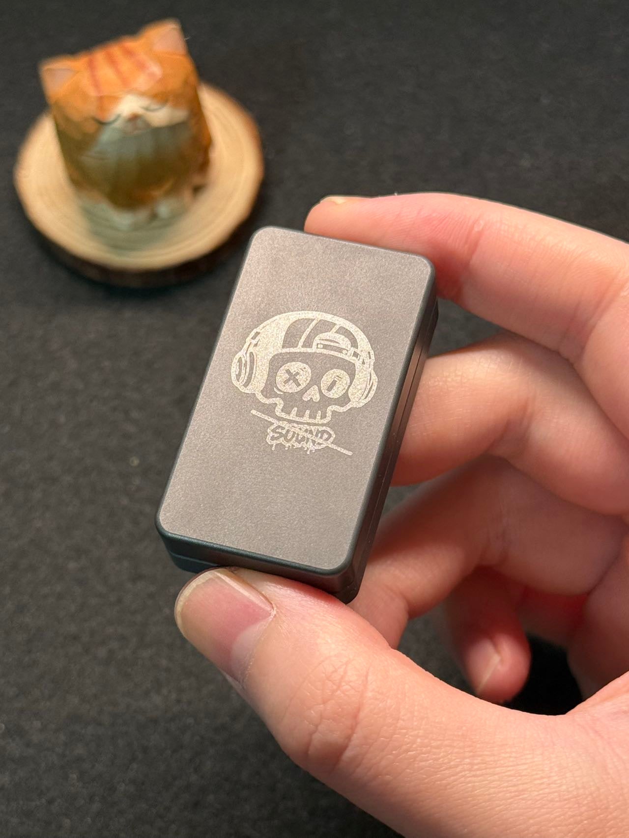 Mute Zirconium