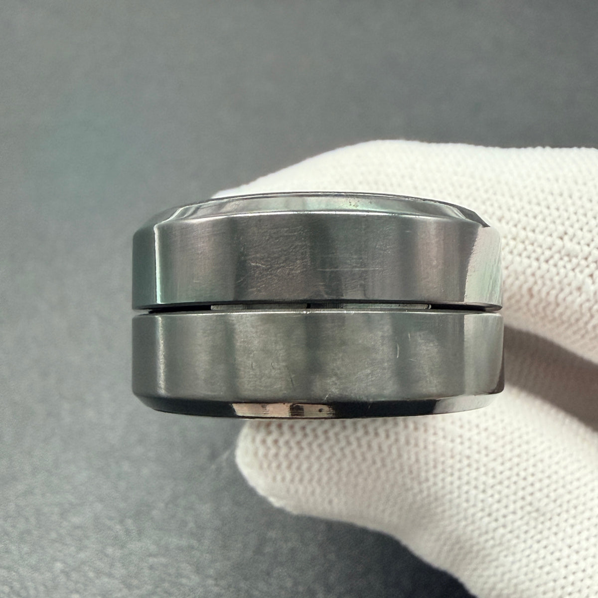 F2 Zirconium Color-Anodized Resin-Sealed