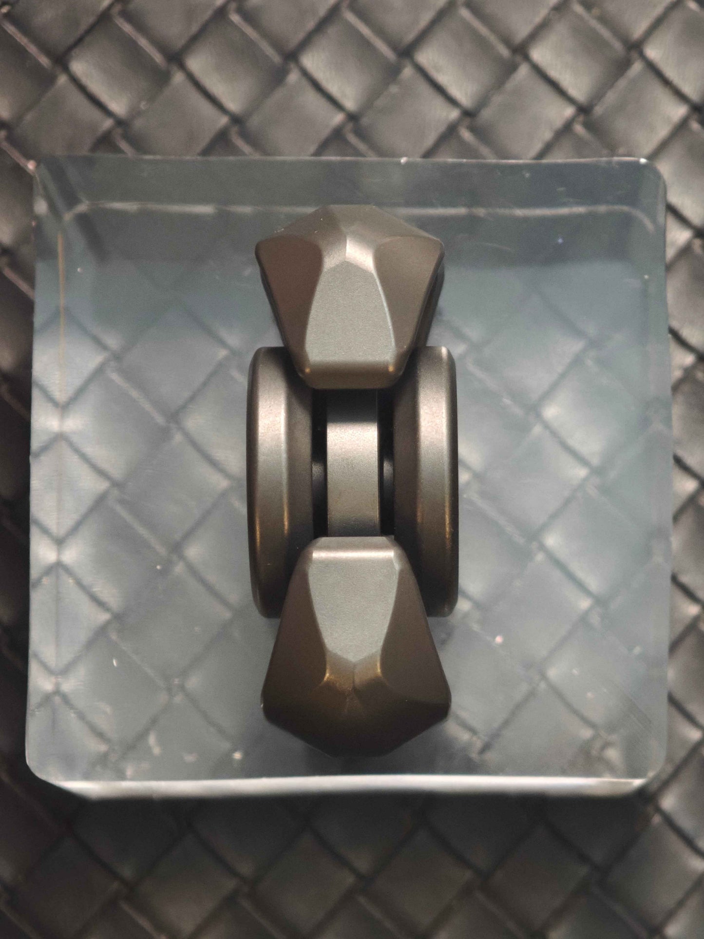 Libra Zirconium