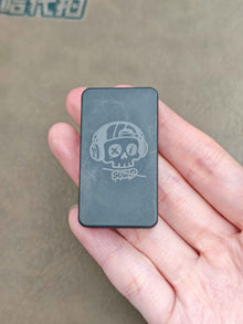 Mute Zirconium