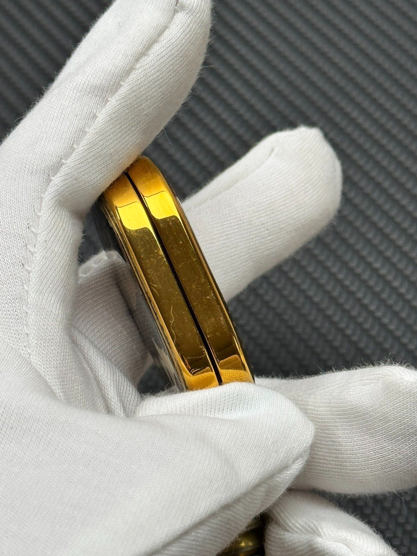 Groove Zirconium