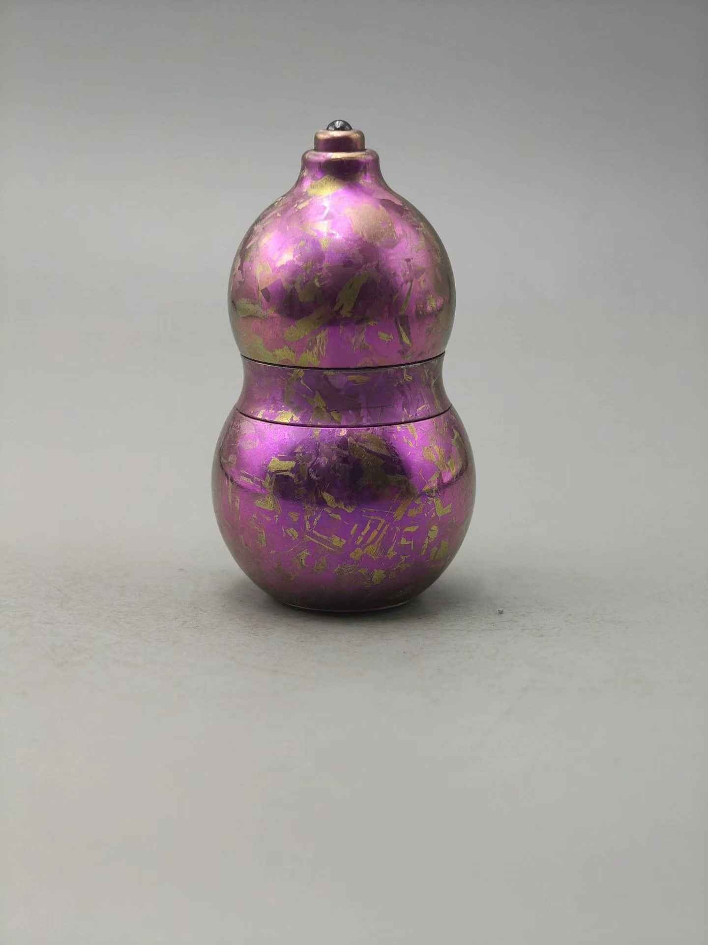 MOT Gourd Crystallized Titanium
