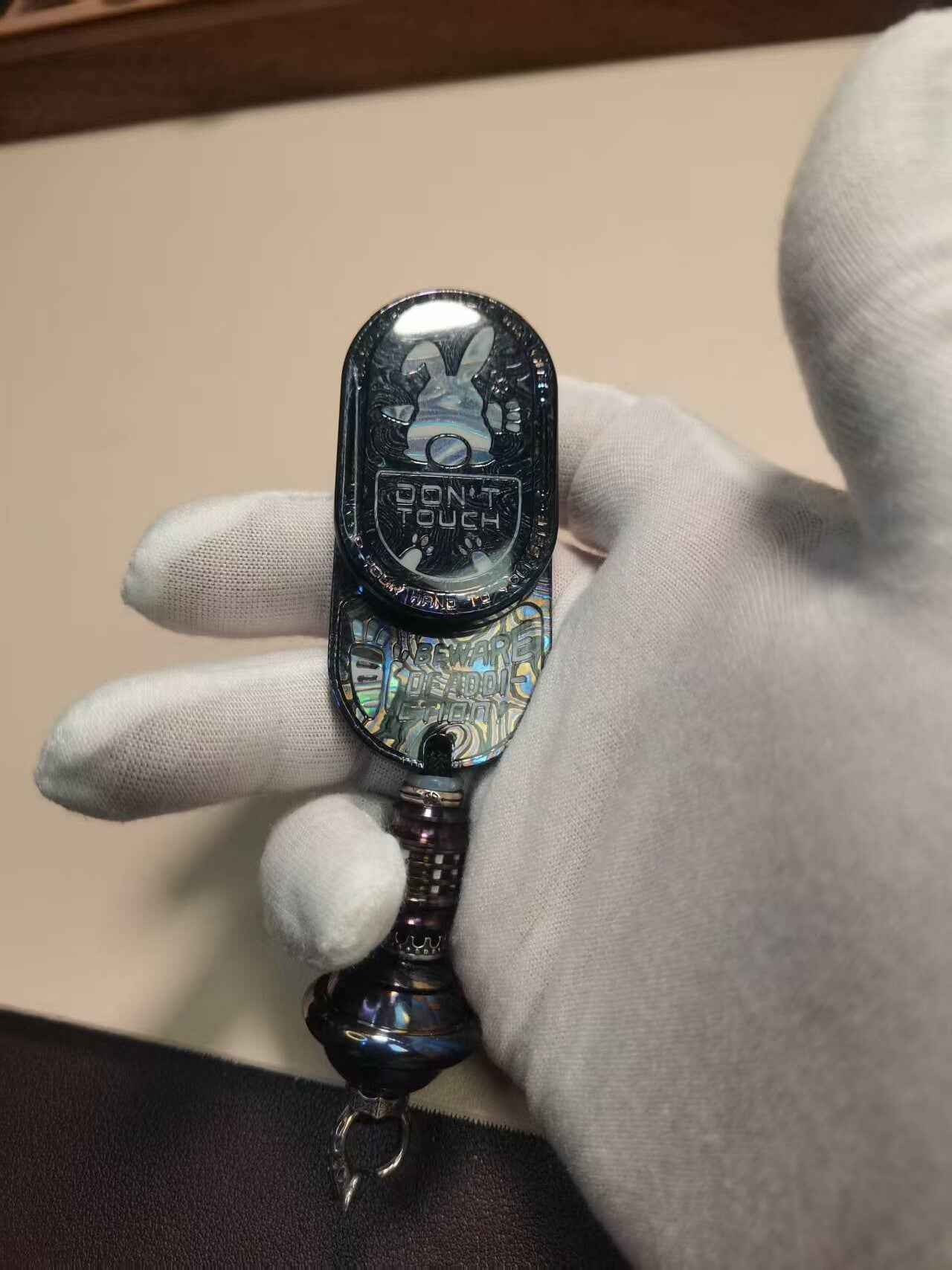 Groove Zircuti + Planet Lanyard Bead