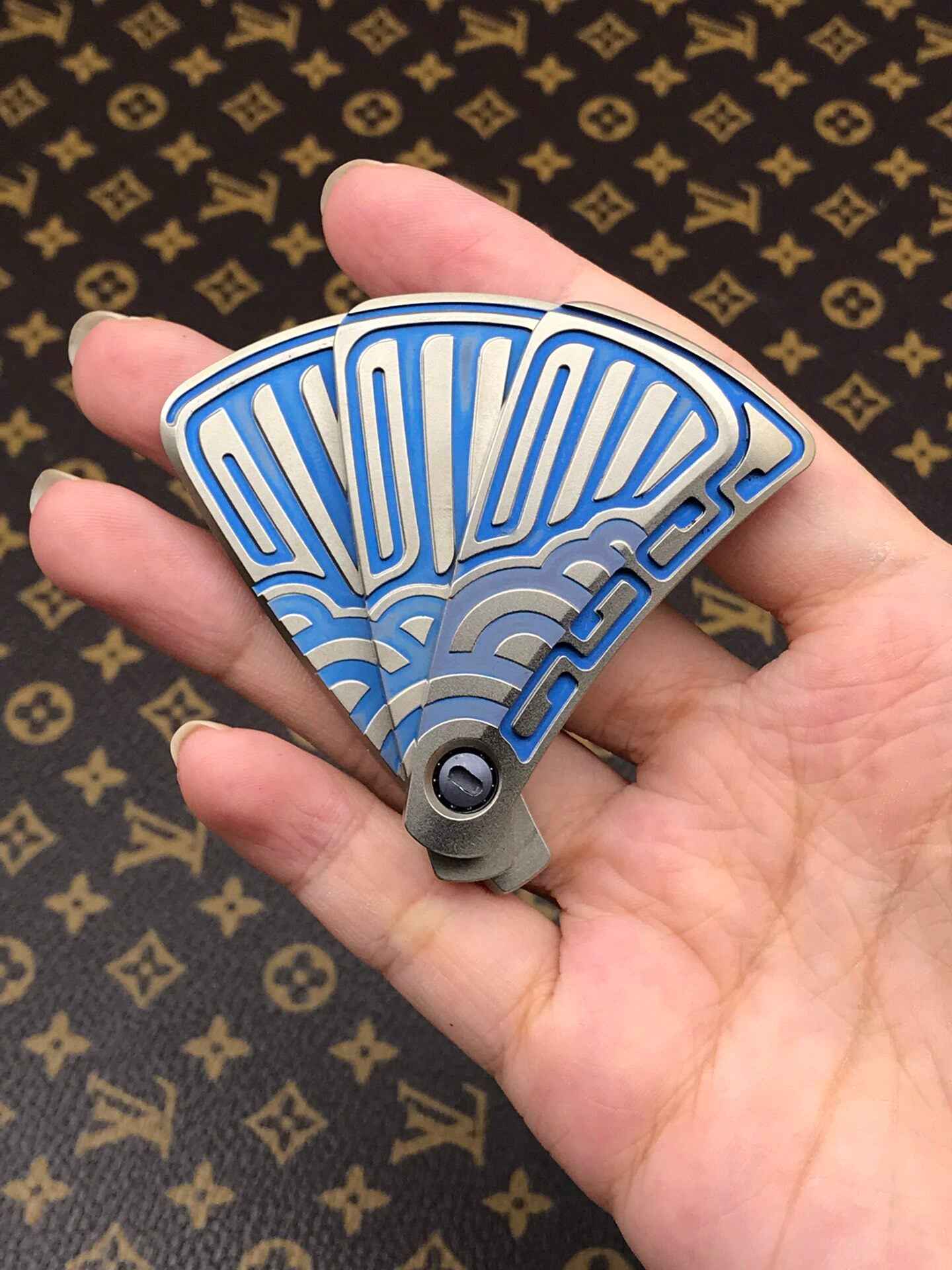 Peacock Feather Titanium