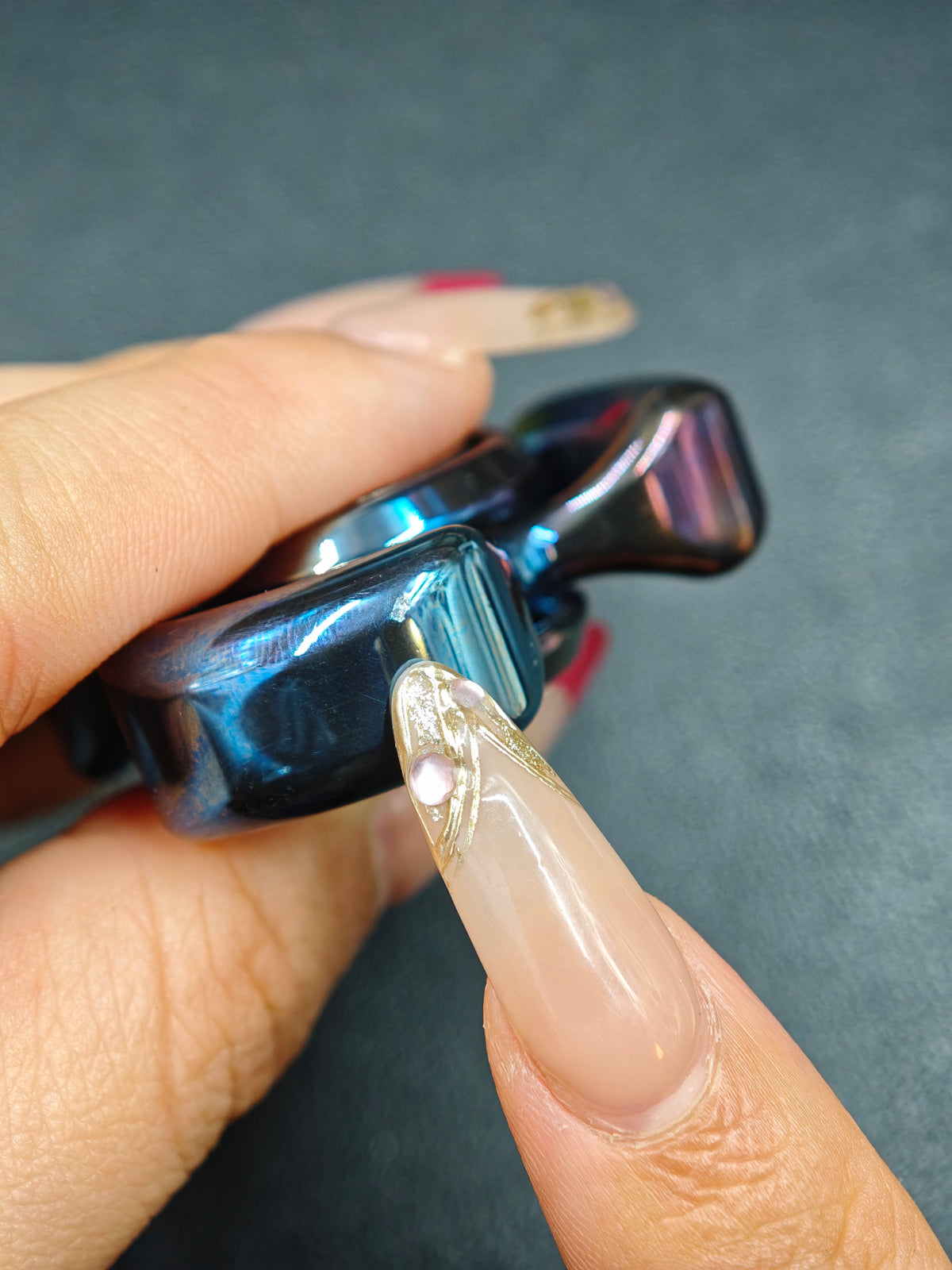 Three-Leaf Horizon Zirconium