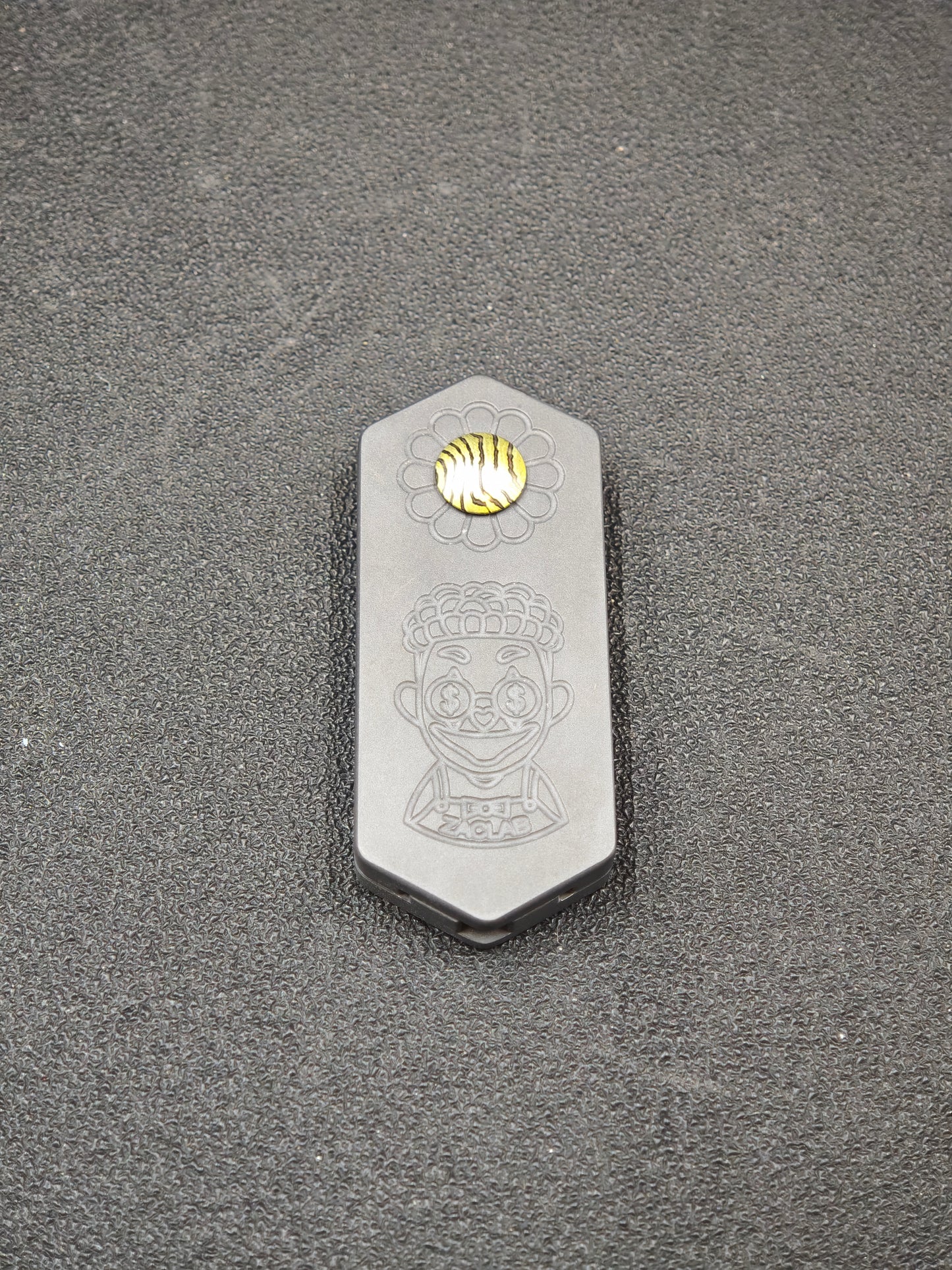 Plane Zircuti Zirconium